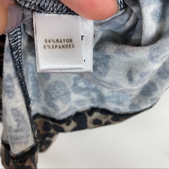 St. John Leopard/Cheetah Print Boatneck Tee Sz P - Picture 6 of 15